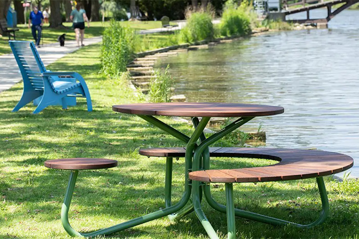 FORO Tables and FAVA Cluster Seating: Natural Beauty. Exceptional Performance.