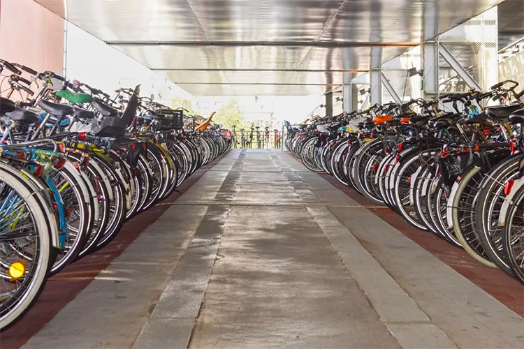 A successful biking community commits to creating efficient bike parking solutions for cyclists in the short-term and long-term.